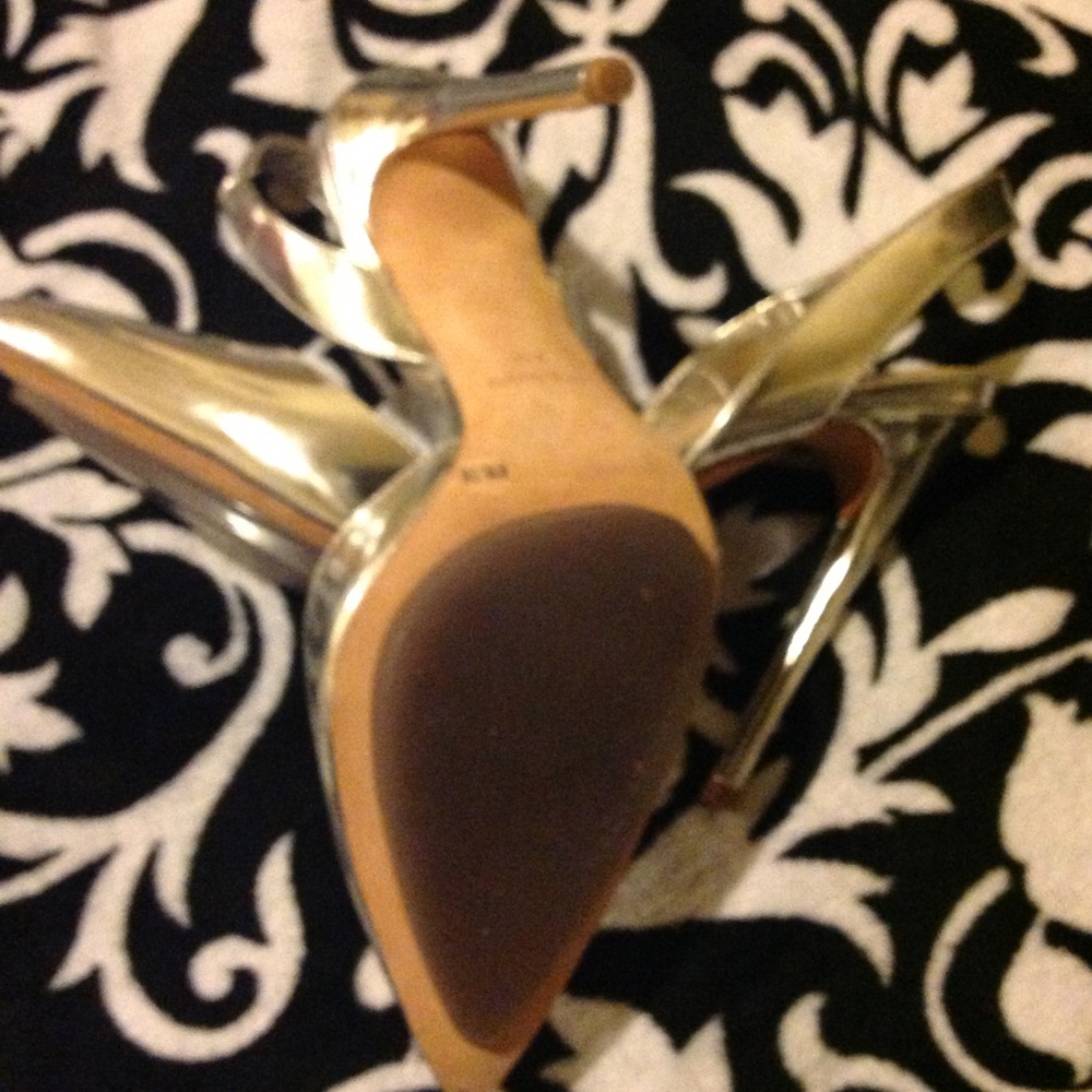 Shoe - Picture 3 of 5